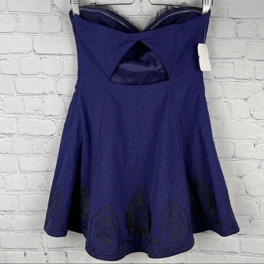 FREE PEOPLE women's limited edition Very Merry strapless mini dress NWOT, size 4 - Picture 3 of 15